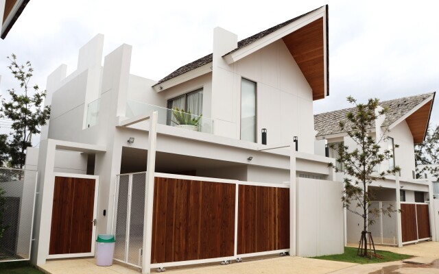 Modern Villa Luxpride Villa