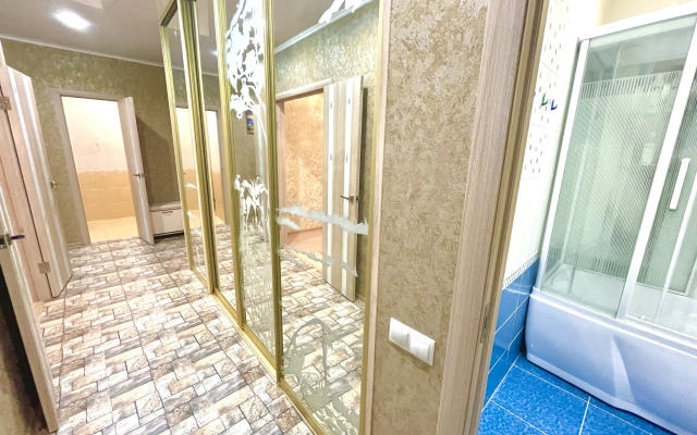 Na 5 Etazhe V Tsentre Goroda Flat