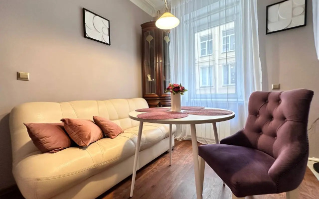 Easyguest Ryadom S Tavricheskim Parkom Flat