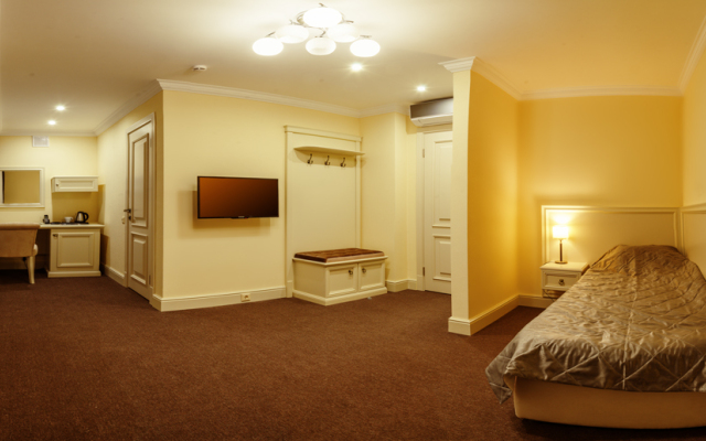 Salyut Hotel