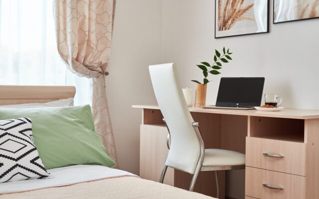 In the center of the Riviera Park Apartments