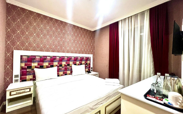 Maris Baku Hotel