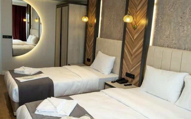 Отель Linda Port Hotel