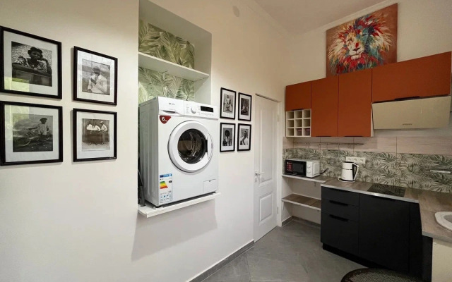 U Morya v Abkhazii Flat