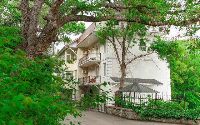 Yantarny Guest House