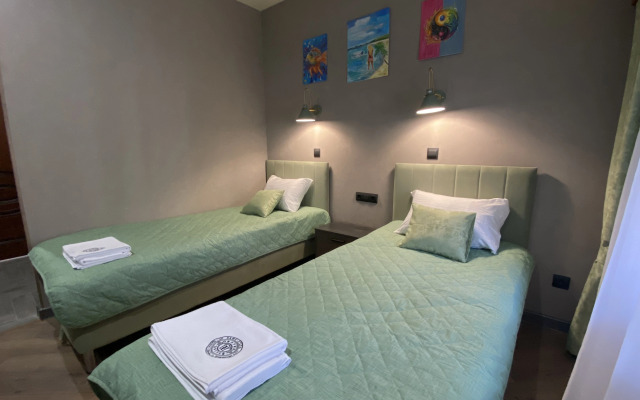 Апартаменты студия 8 Дворик Друзей