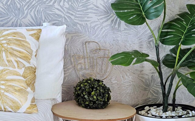 Апартаменты ФлаНск на Крылова 2