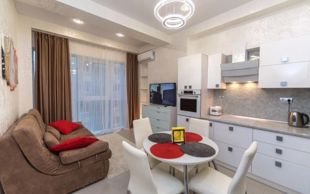 U Moyra V Sochi - Otdykhaite S Komfortom Flat