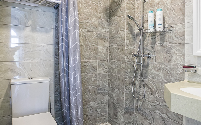 Roza Vetrov Guest House
