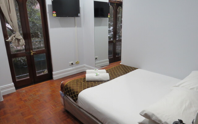 Australian sunrise Lodge Mini-Hotel