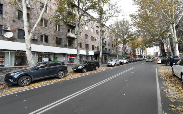 3-Komn. Kvartira na Ul. Zakyana, Za222 Flat