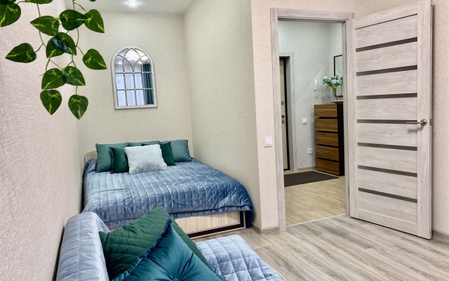 Topaz, Zakrytyy Dvor, Ryadom TTS Kristall Apartments