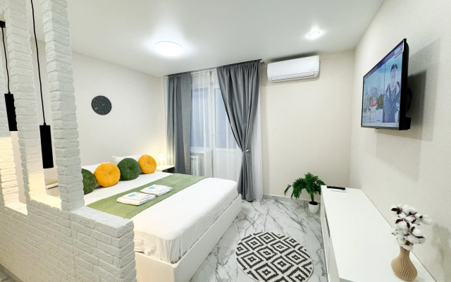 S zaseleniem 24/7 luchshiy servis posutochno 50 Flat