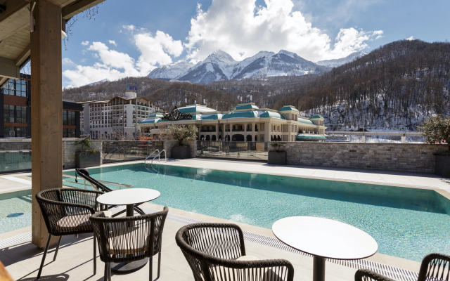 Country Hills Resort