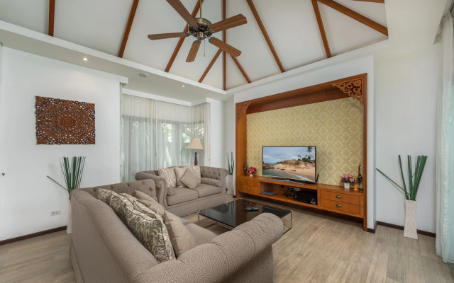 Вилла Nai Harn Pool Villa Bond