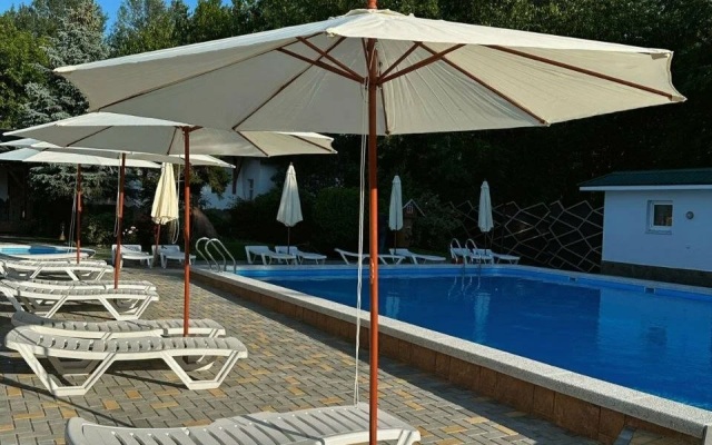 Okhotnichiy Club