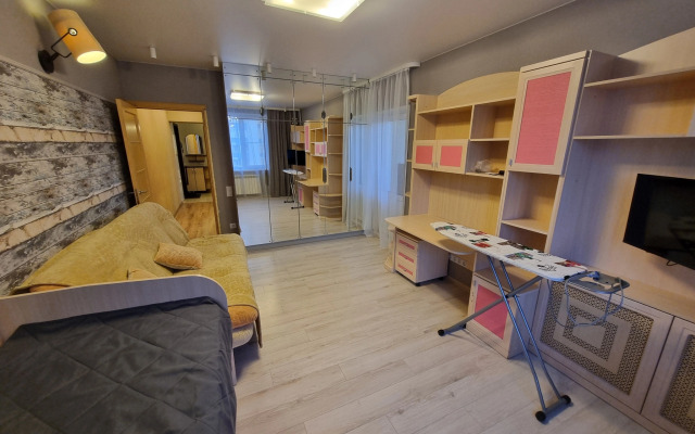 Na Dargomyzhskogo 15 Flat