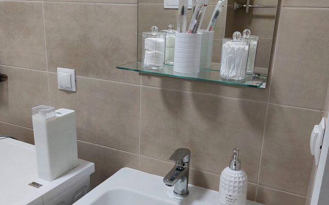 Na Ulitse Sergeya Zhadobkina 13 Flat