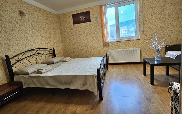 Marusya On Alexandrovsky Guest House