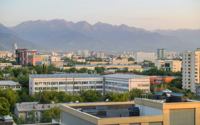 Ryadom s Arbatom i Megoy Flat