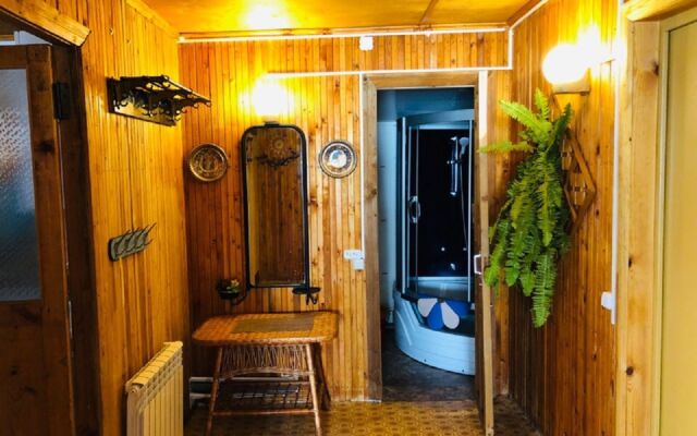 Гостевой Дом с Камином и Баней у Озера