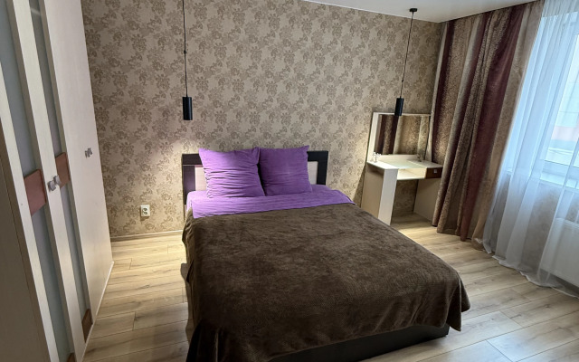 Dizaynerskaya Dvukhkomnatnaya Kvartira Flat