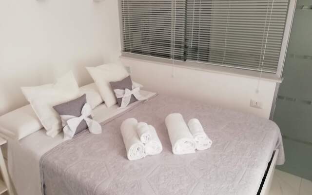White Room Mini-Hotel