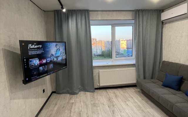 Yevrodvushka Na Komarova Flat