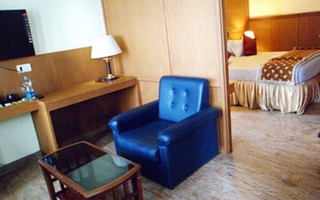Raj Hotel