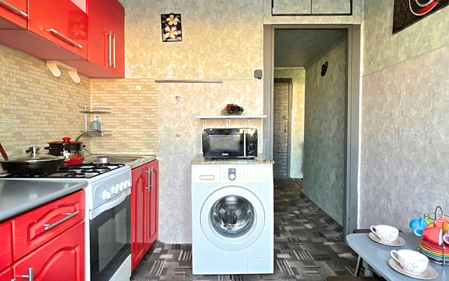 Квартира Двухкомнатная рядом с метро