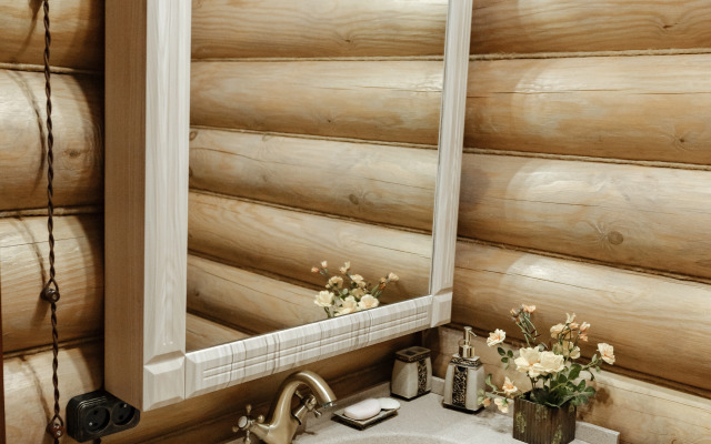 Частный дом на берегу реки