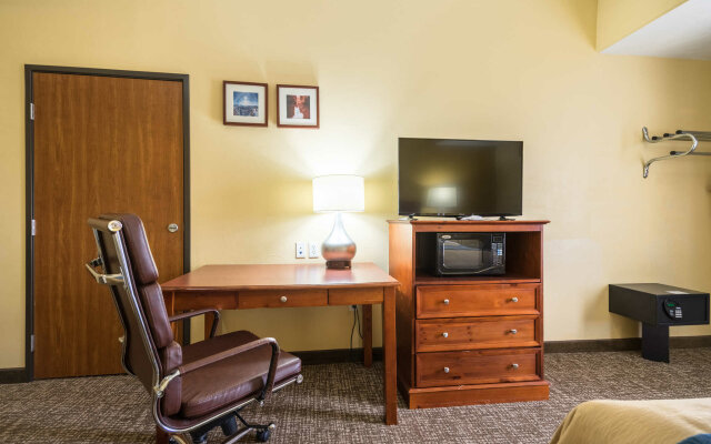 Comfort Inn & Suites Hotel