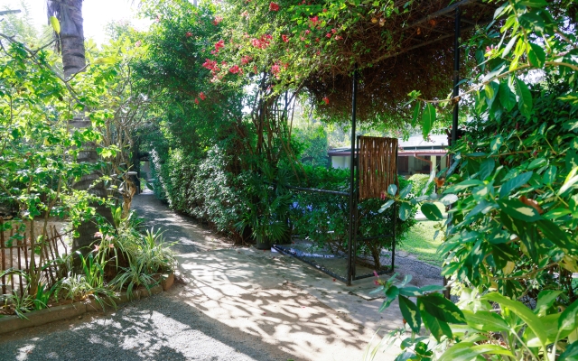 South Point Surf House - 5 bedrooms sleeps 14 Villa