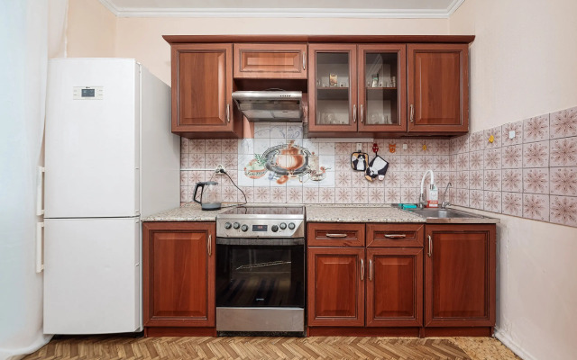 Апартаменты Просторная квартира на 4-х метро Марьино