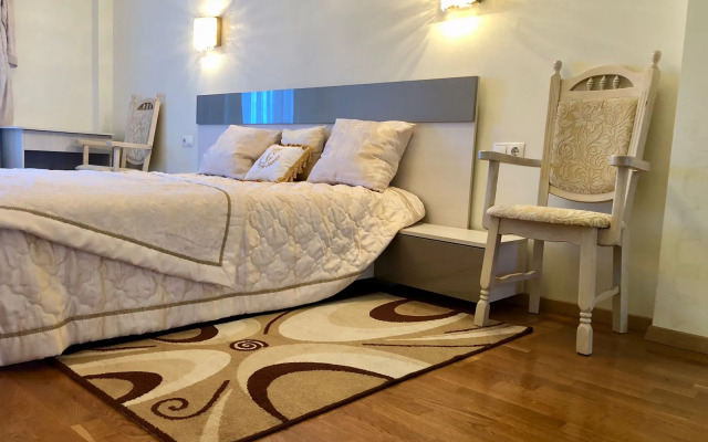 Апартаменты в центре с видом на Севастопольскую бухту