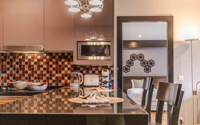 Апартаменты Majestic 2BR Residence with garden view in Regent