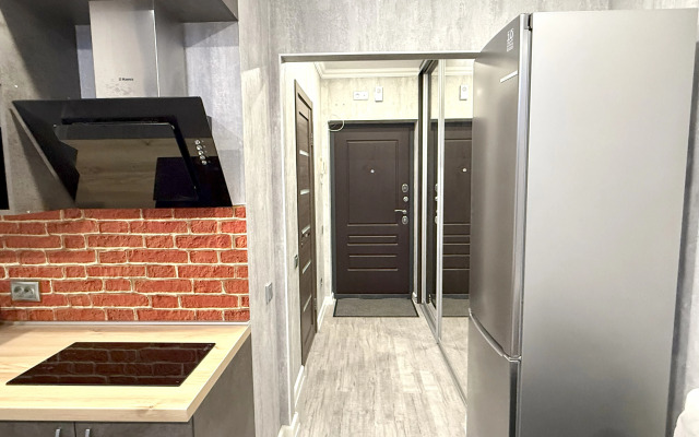 Uyutnaya Studiya Ryadom S Mostom Vlyublennykh Flat