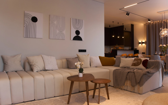 Nebo S Teplym Basseynom Dlya 8 Gostey Villa