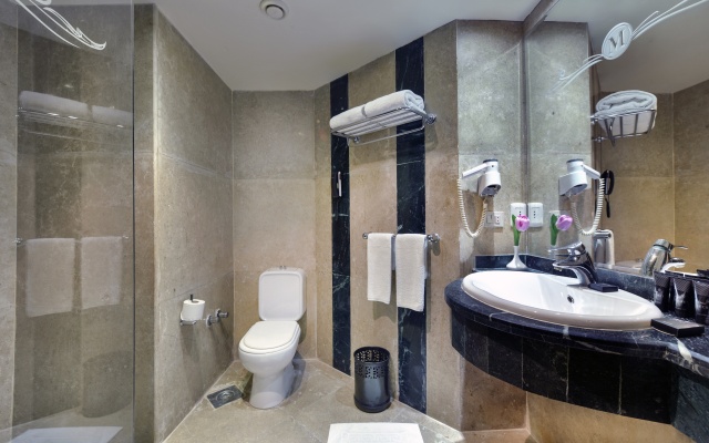 Moreno Horizon Spa & Resort