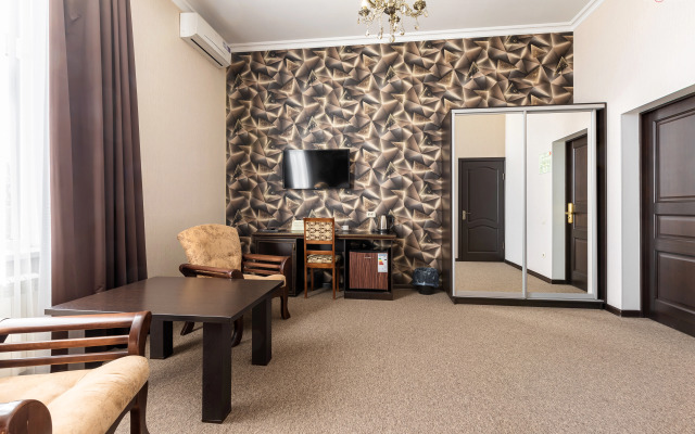 Gold Star Hotel