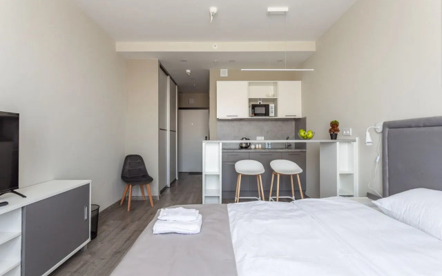 S Otlichnym Vidom Na Gorod Pryamo U Metro Apartments