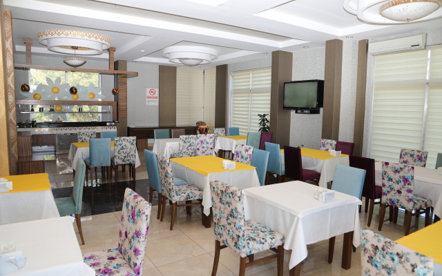 Yasemin Hotel