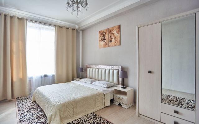 V Tsentre 4kh Komnatnye na Kirova 1 Apartments