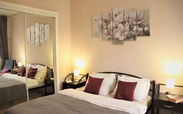 Dlya 6 Gostey Ryadom S Nevskim Prospektom Apartaments