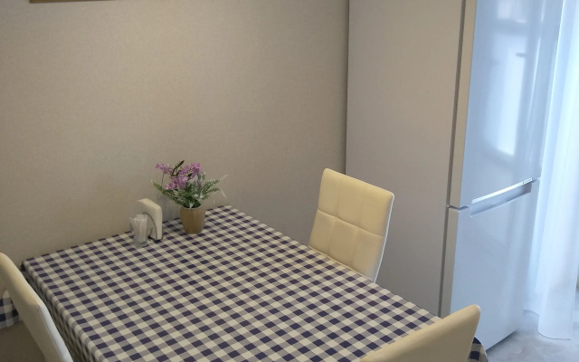 U Nakhimovskogo Flat