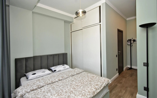2-K v Novostroyke, Ulitsa Amiryana, Am2614 Flat