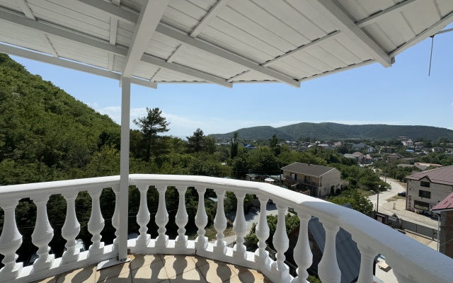 Khutorok Guest House