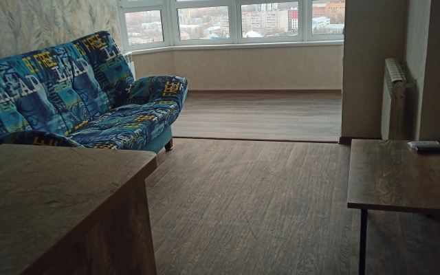 V  Prestizh Khaus Flat