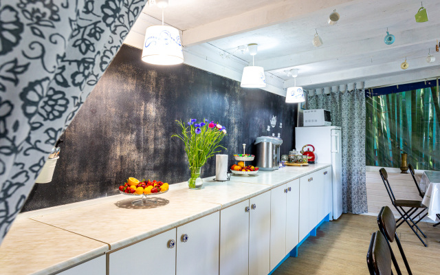 Bambuk-Hutor Guest House