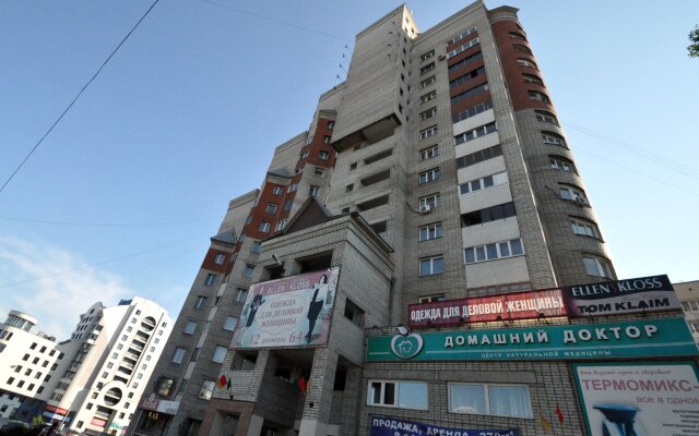 On Prospekte Krasnoarmeyskom 81 Apartments